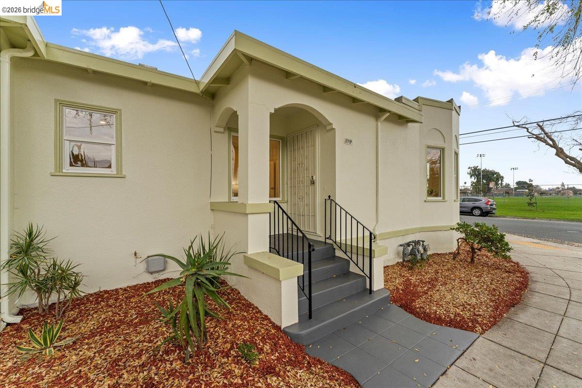 2717 Mabel Street Berkeley, CA 94702 - Photo 52 of 60 a front view of a house with a yard
