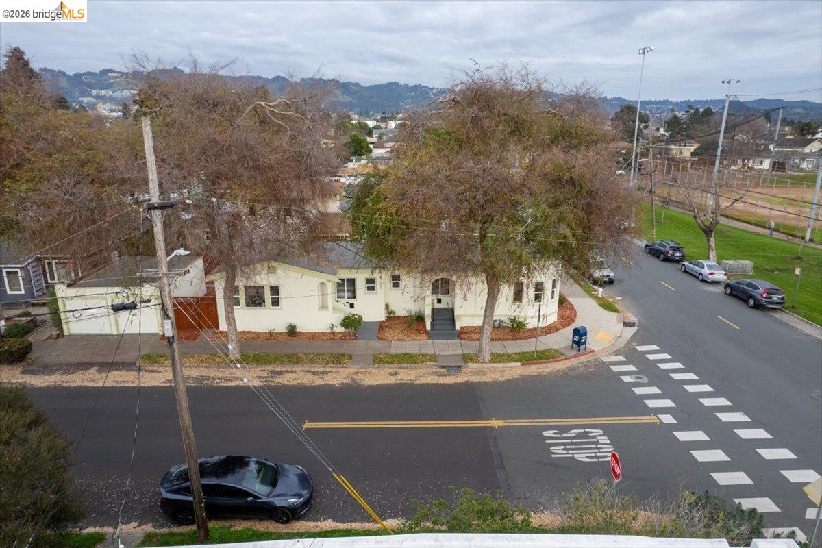 2717 Mabel Street Berkeley, CA 94702 - Photo 7 of 60 a view of a city
