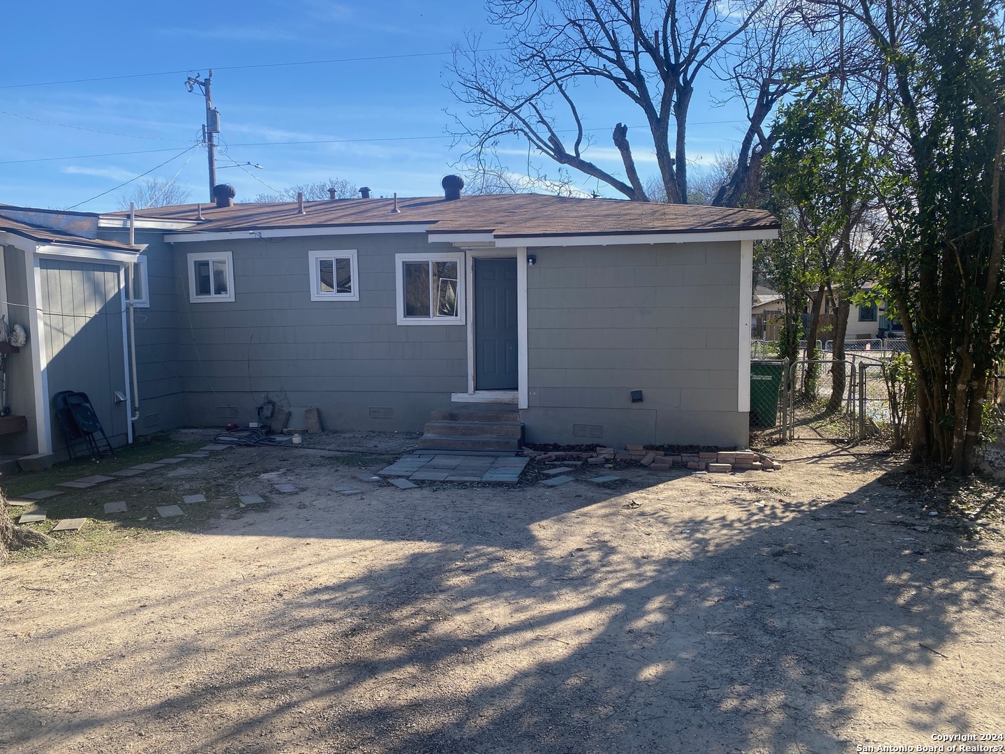 513 Walton Avenue San Antonio, TX 78225 - Photo 9 of 11 a view of a house with a snow in the yard