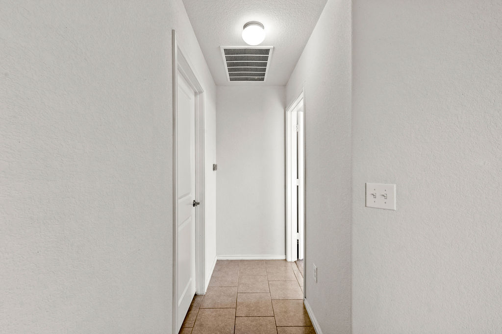 3621 Colorado High Avenue Austin, TX 78744 - Photo 16 of 40 a view of a hallway with entryway