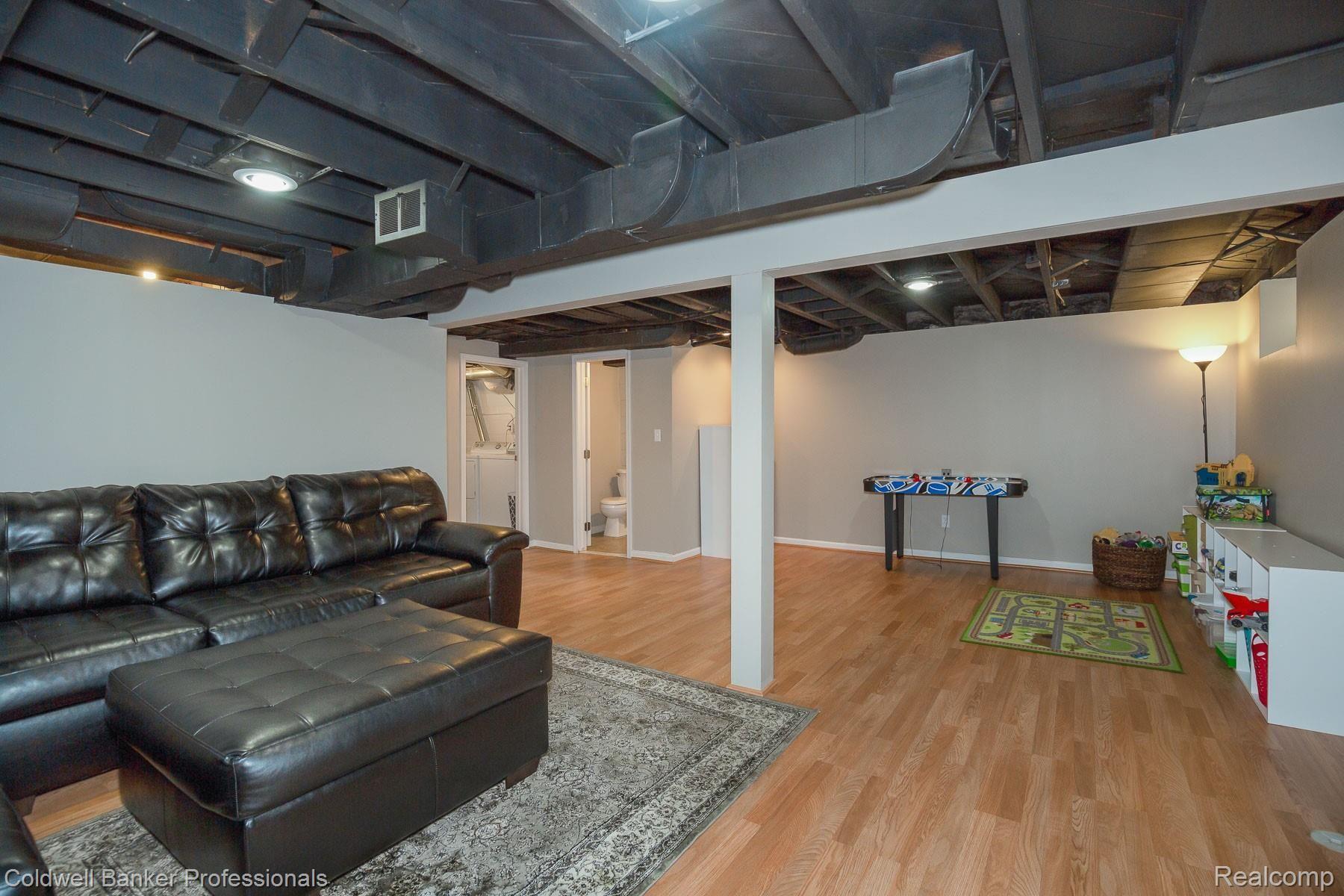 3234 Warick Road Royal Oak, MI 48073 - Photo 30 of 37 592A0666.jpg