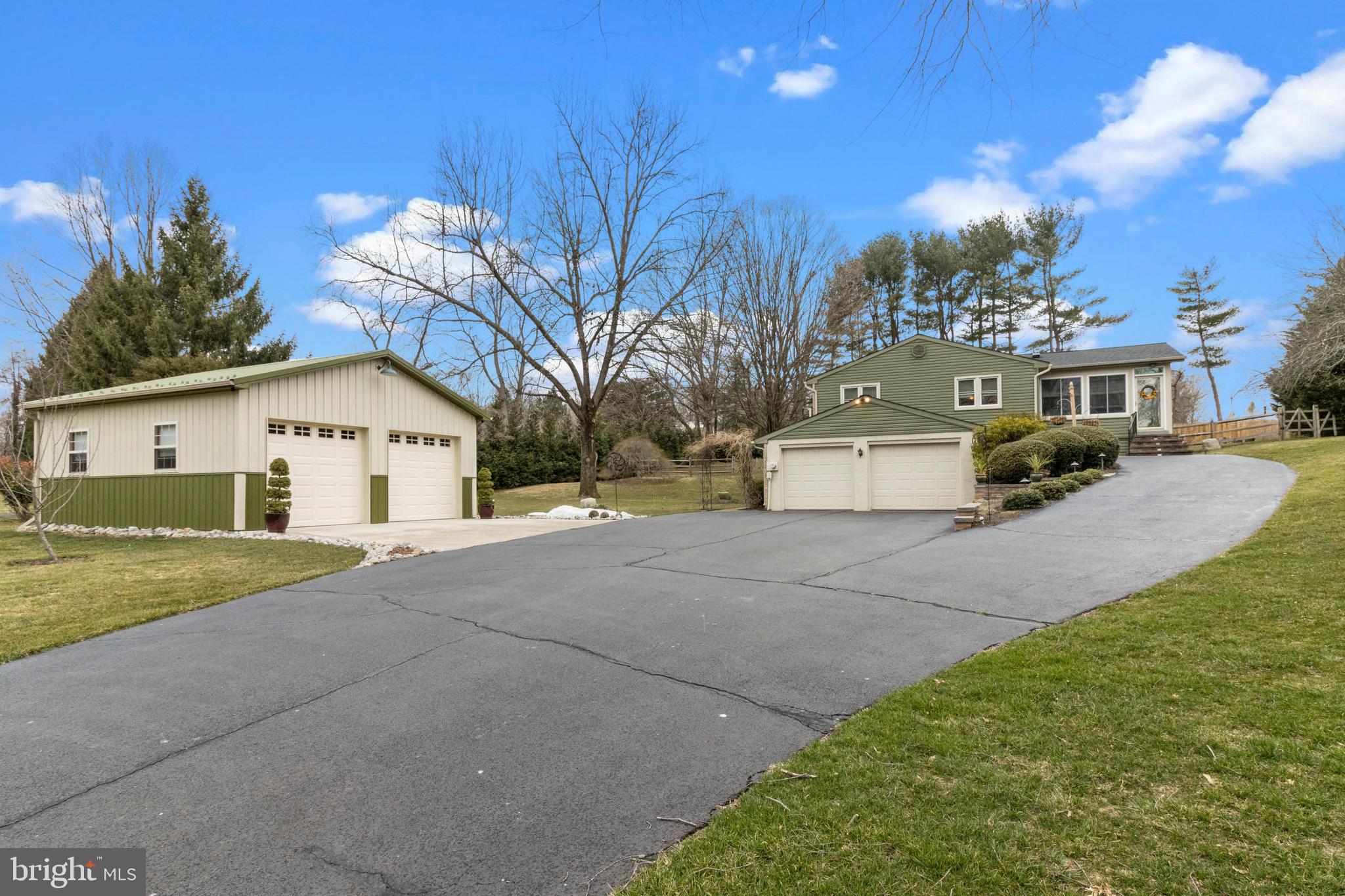 944 Pebble Hill Road Doylestown, PA 18901 - Photo 3 of 51
