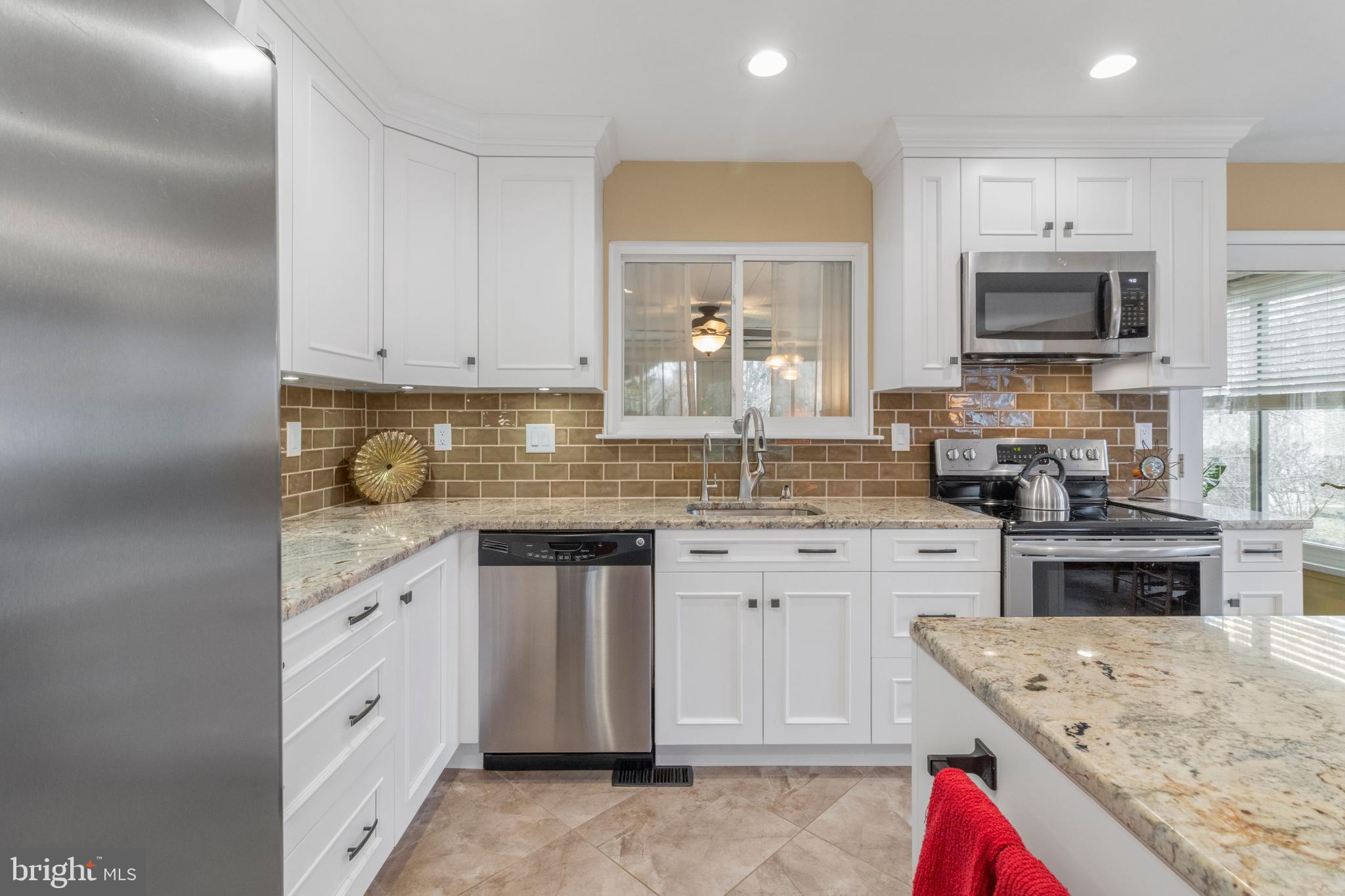 944 Pebble Hill Road Doylestown, PA 18901 - Photo 10 of 51 Stainless Steel Appliances