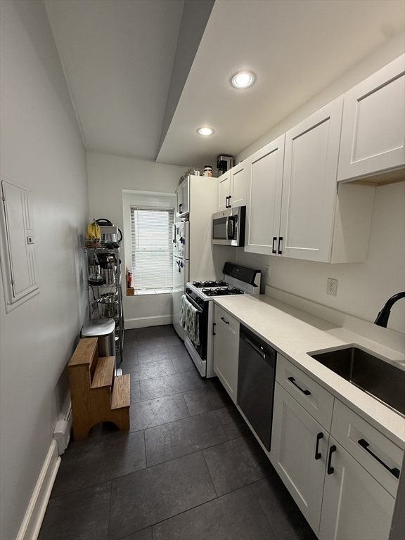 28 Maverick Street, Unit 3 Boston, MA 02128 - Photo 1 of 8