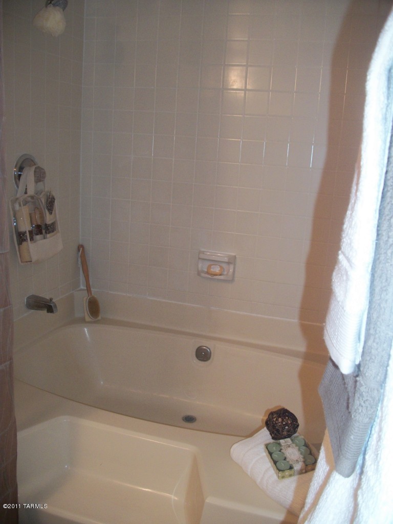 5500 North Valley View Road, Unit 110 Tucson, AZ 85718 - Photo 17 of 20