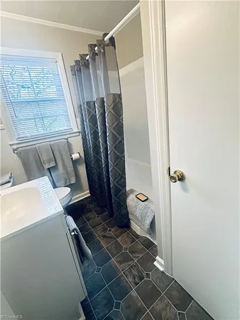$1,300 | 918 Harris Street, Burlington, NC 27217