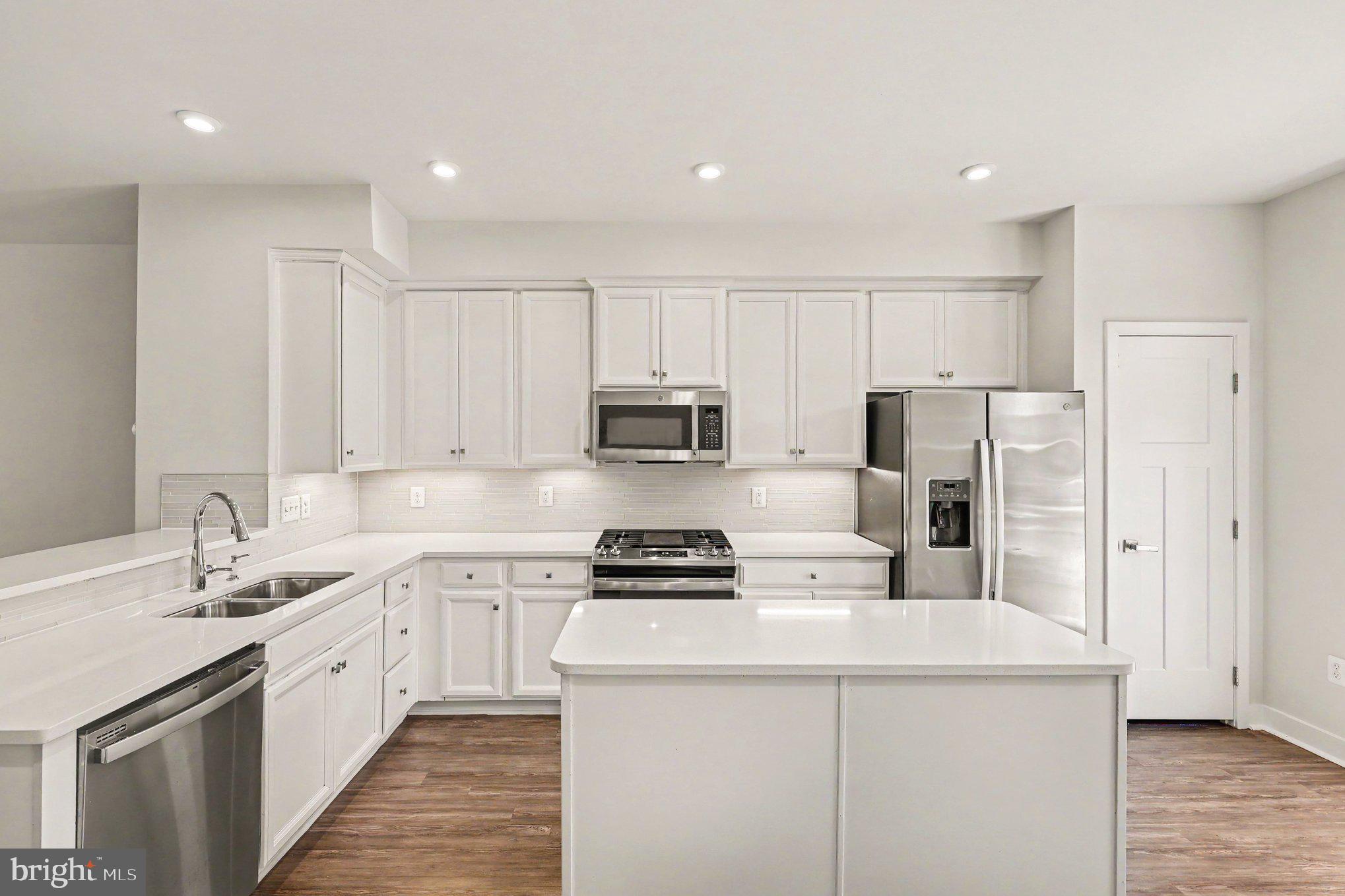 2616 Velocity Road Herndon, VA 20171 - Photo 8 of 26