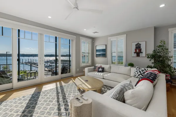 $2,249,000 | 36 Little Bay Drive, Dover, NH 03820