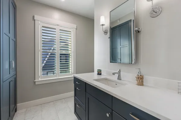 $2,249,000 | 36 Little Bay Drive, Dover, NH 03820