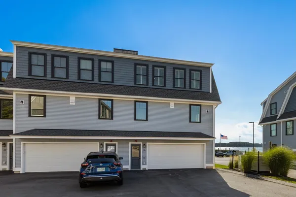 $2,249,000 | 36 Little Bay Drive, Dover, NH 03820