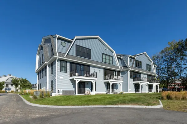 $2,249,000 | 36 Little Bay Drive, Dover, NH 03820