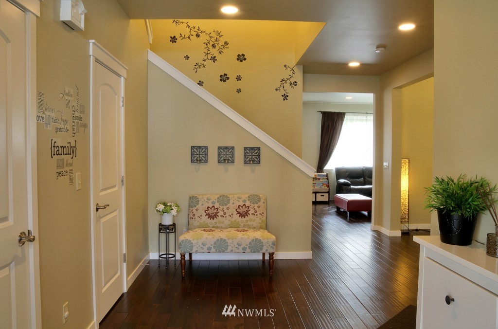 306 204th Place Southeast Bothell, WA 98012 - Photo 2 of 15 Gallery Image 2