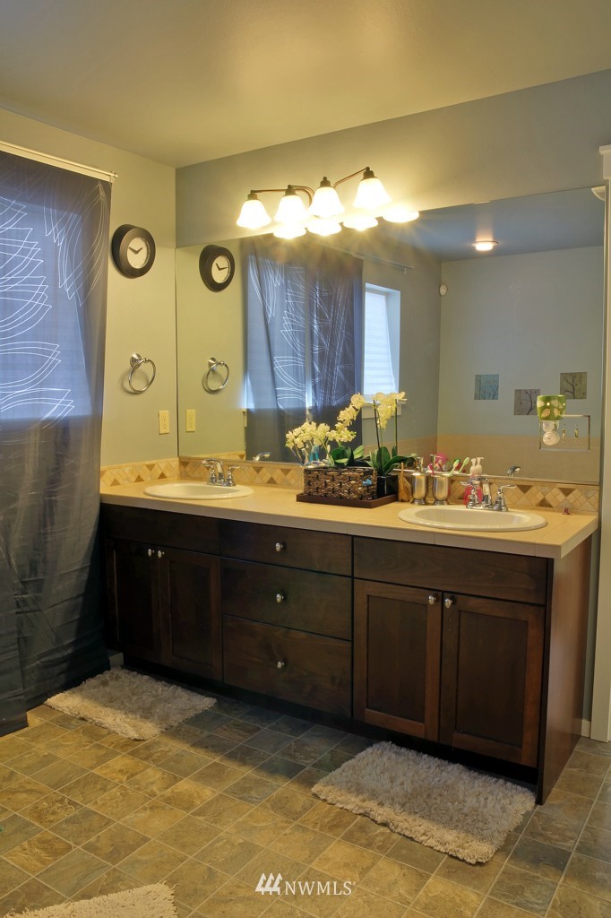 306 204th Place Southeast Bothell, WA 98012 - Photo 12 of 15 Gallery Image 12