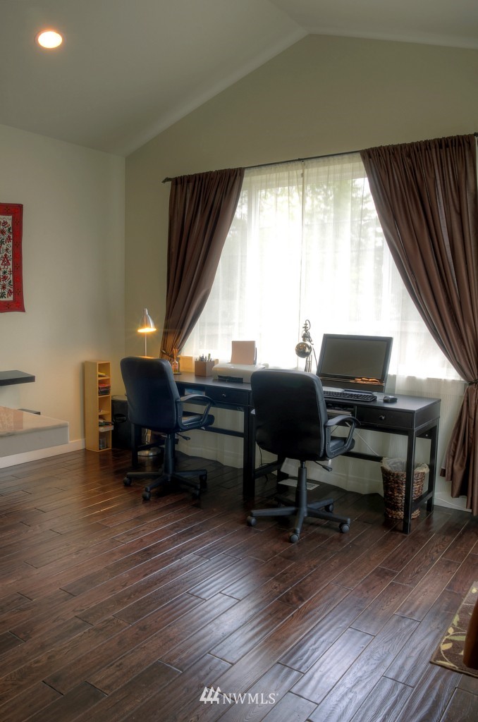 306 204th Place Southeast Bothell, WA 98012 - Photo 7 of 15 Gallery Image 7