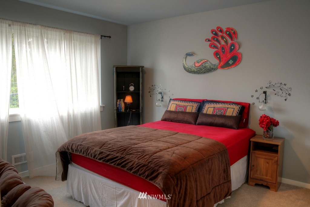 306 204th Place Southeast Bothell, WA 98012 - Photo 9 of 15 Gallery Image 9