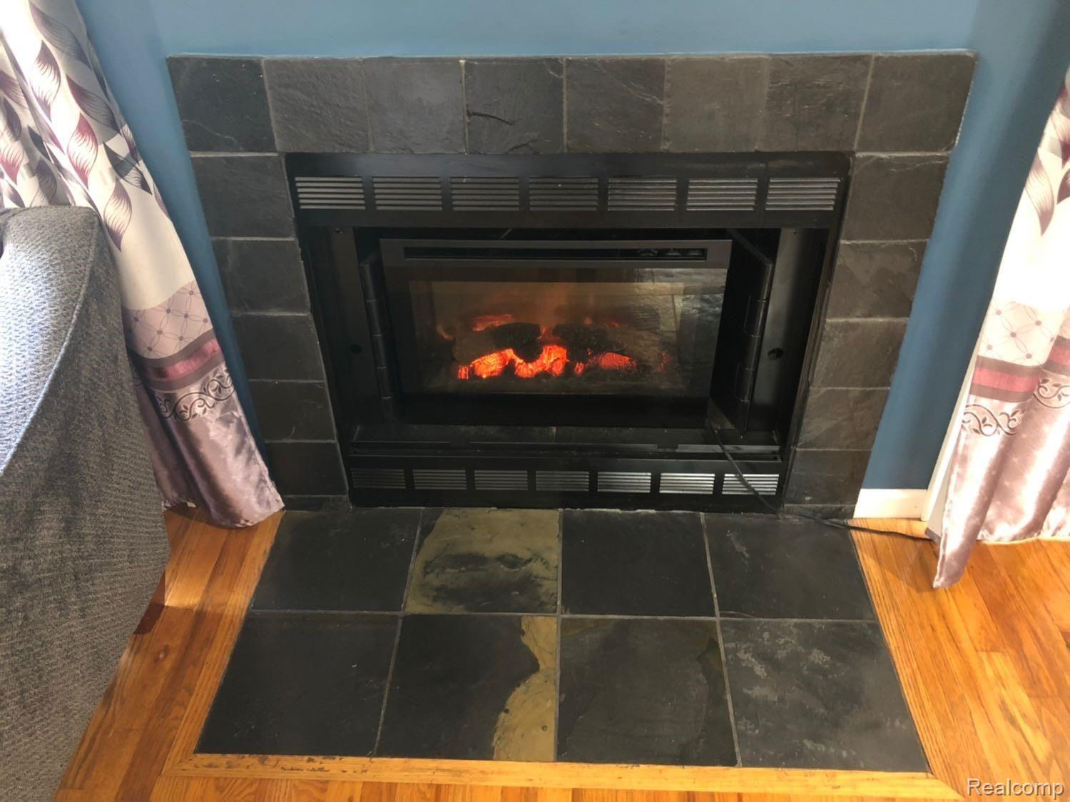 2327 Elmcrest Road Sterling Heights, MI 48310 - Photo 26 of 72 picture_24.jpg