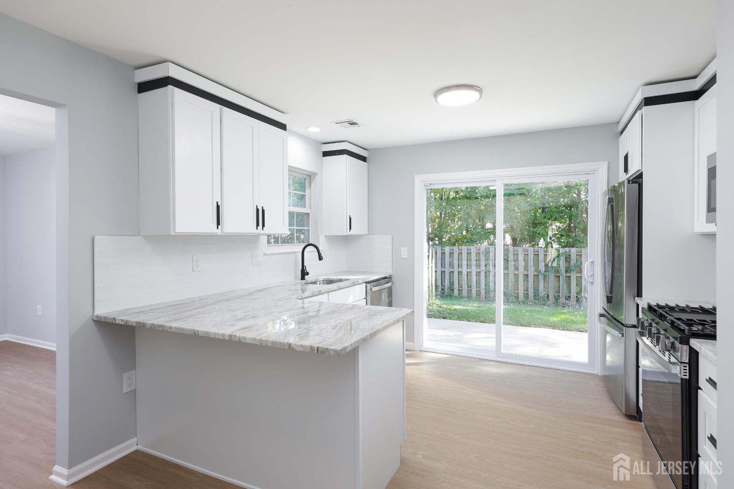 4 Ellison Court Keyport, NJ 07735 - Photo 11 of 37