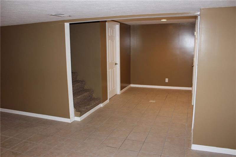 281 West Bruceton Road Pittsburgh, PA 15236 - Photo 16 of 22 Gallery Image 16