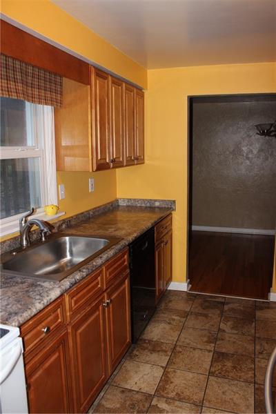 281 West Bruceton Road Pittsburgh, PA 15236 - Photo 6 of 22 Gallery Image 6