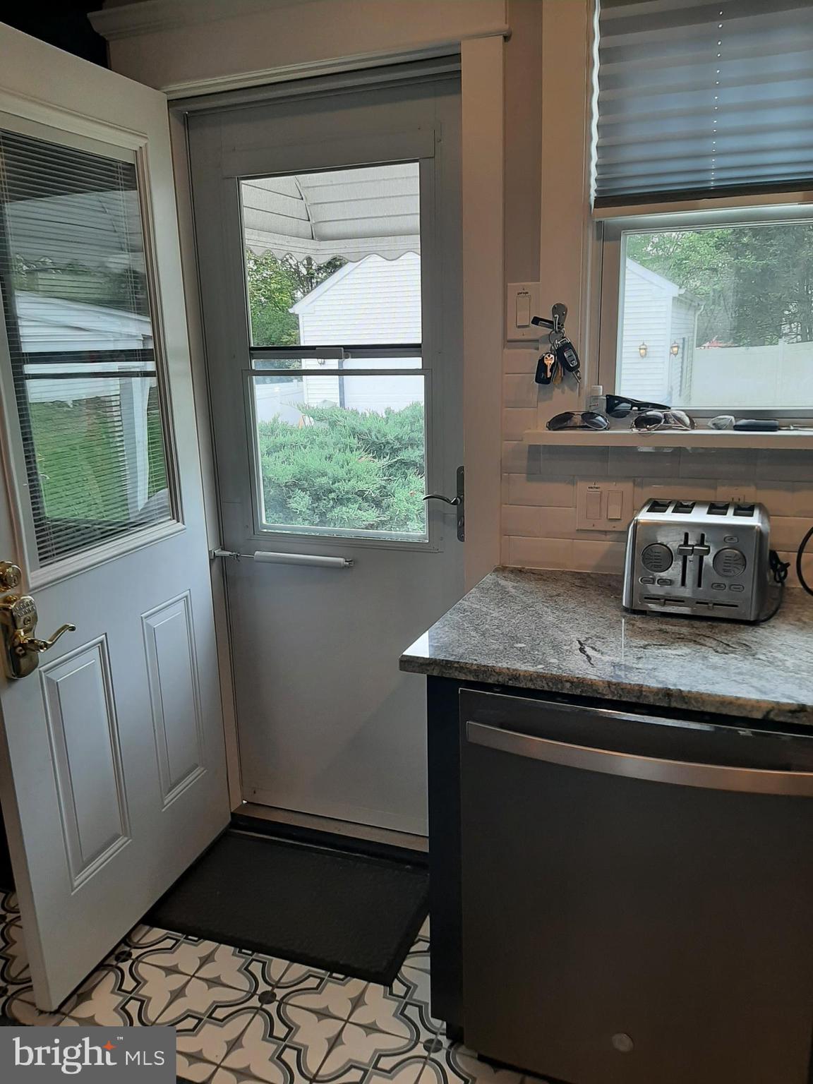 417 Robin Road Hatboro, PA 19040 - Photo 15 of 44 Gallery Image 15