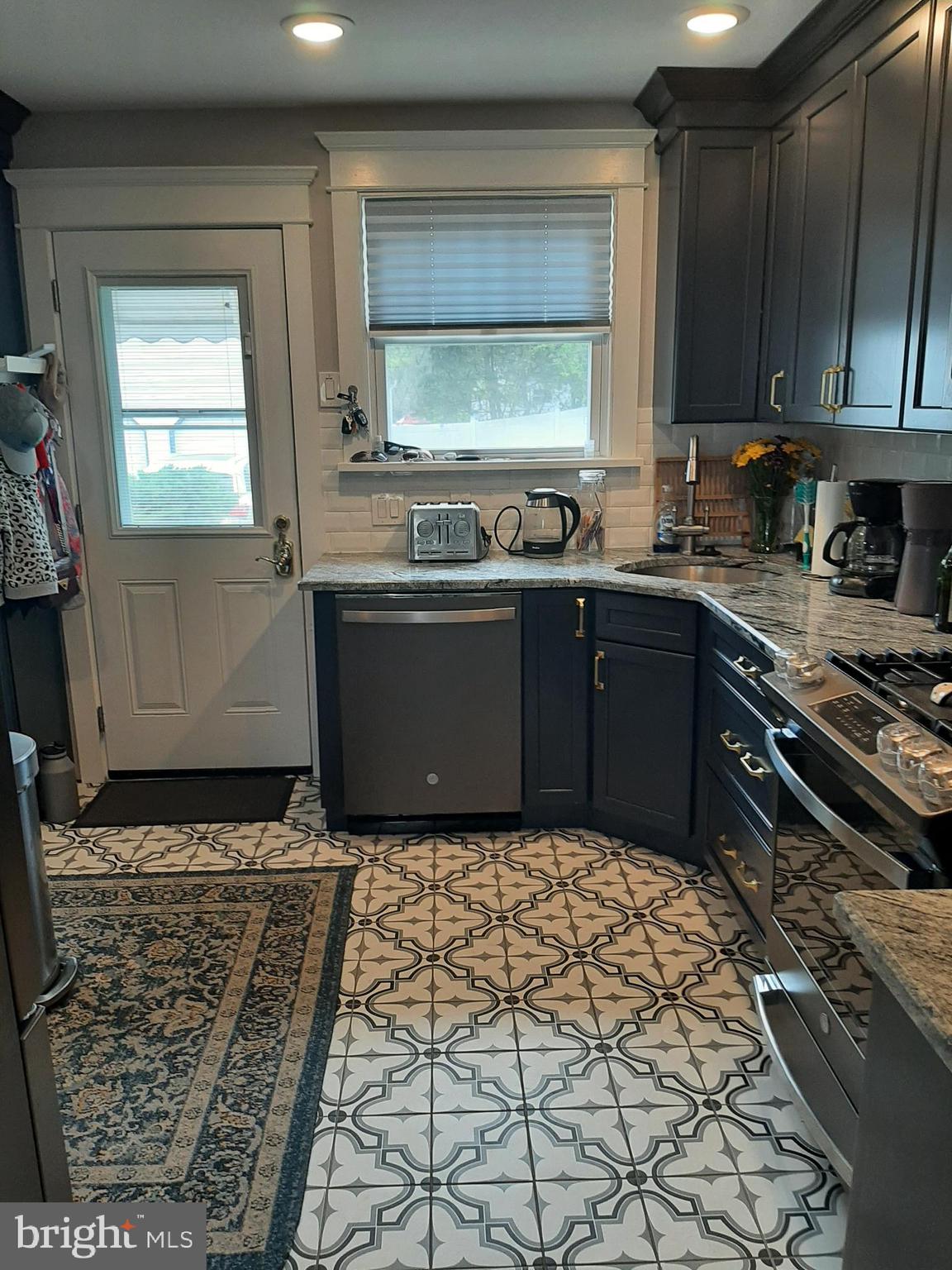 417 Robin Road Hatboro, PA 19040 - Photo 16 of 44 Gallery Image 16
