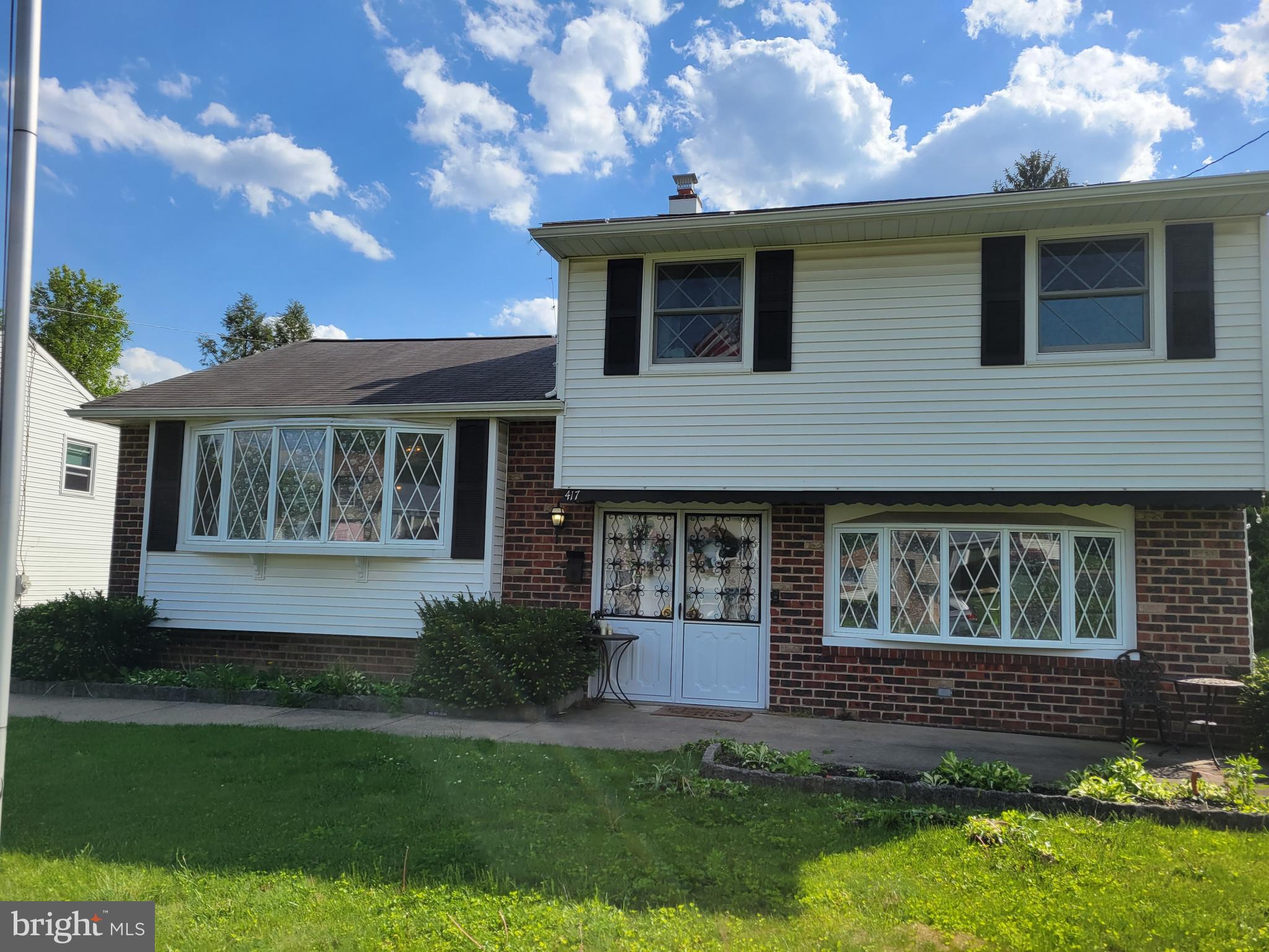 417 Robin Road Hatboro, PA 19040 - Photo 2 of 44 Gallery Image 2