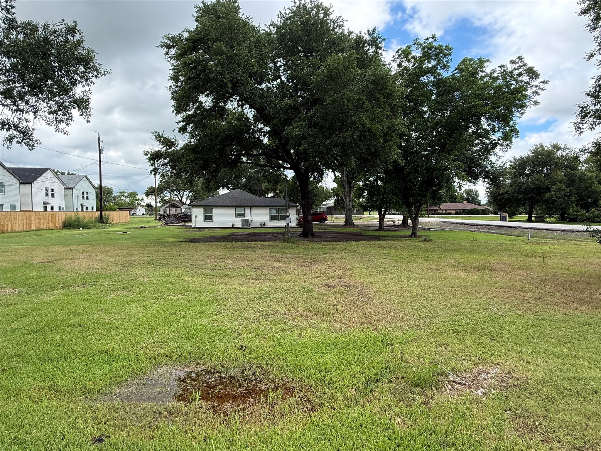 407 North 3rd Street Beasley, TX 77417 - Photo 7 of 12 a view of a ocean view