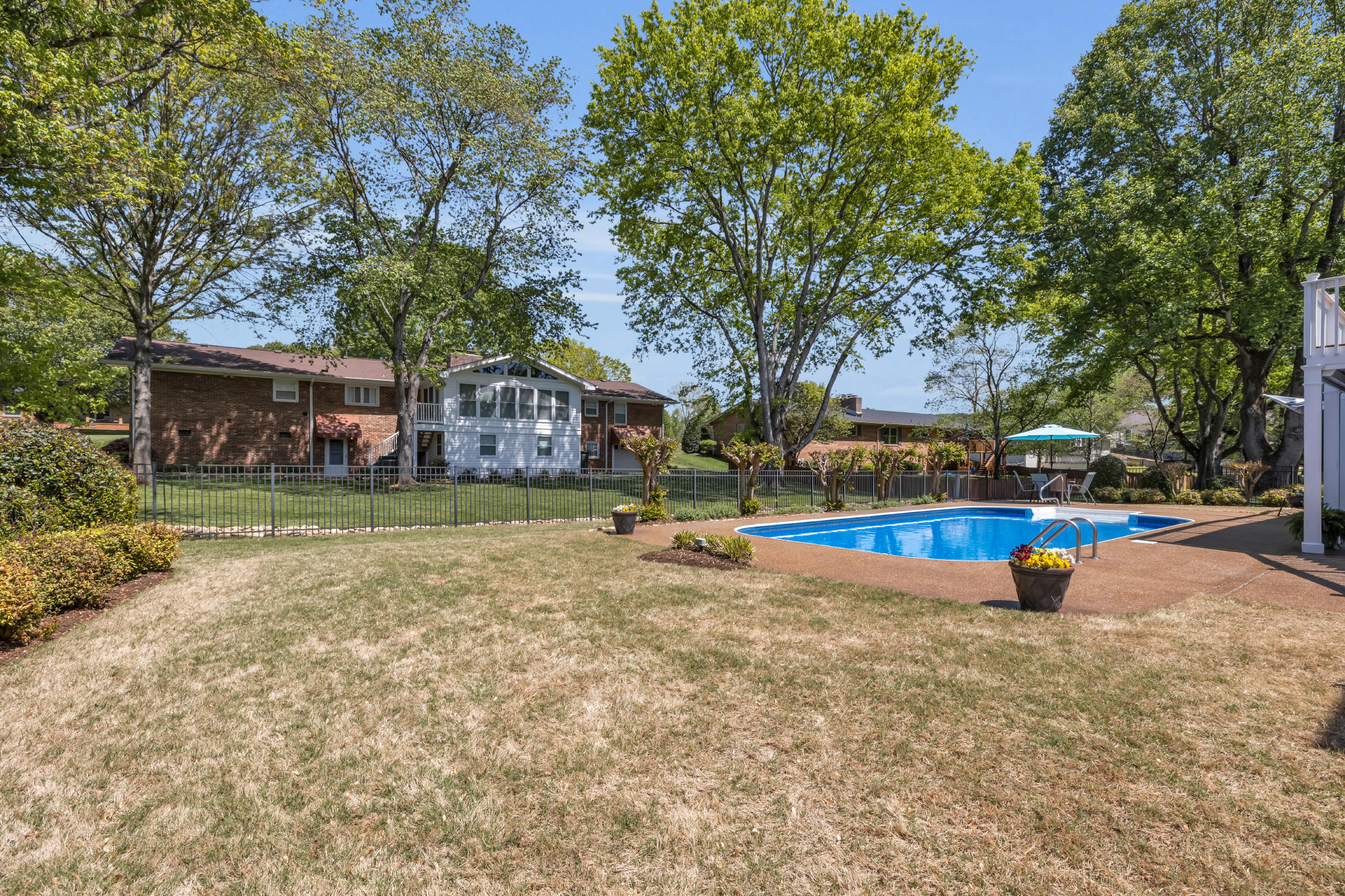133 Rackham Road Hixson, TN 37343 - Photo 41 of 43 4T1A3548