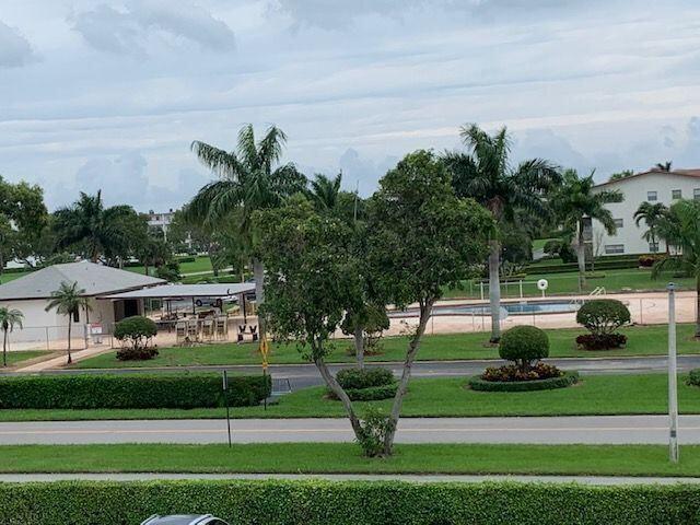 310 Brighton H Boca Raton, FL 33434 - Photo 29 of 41 a view of a park that has a lots of trees in it