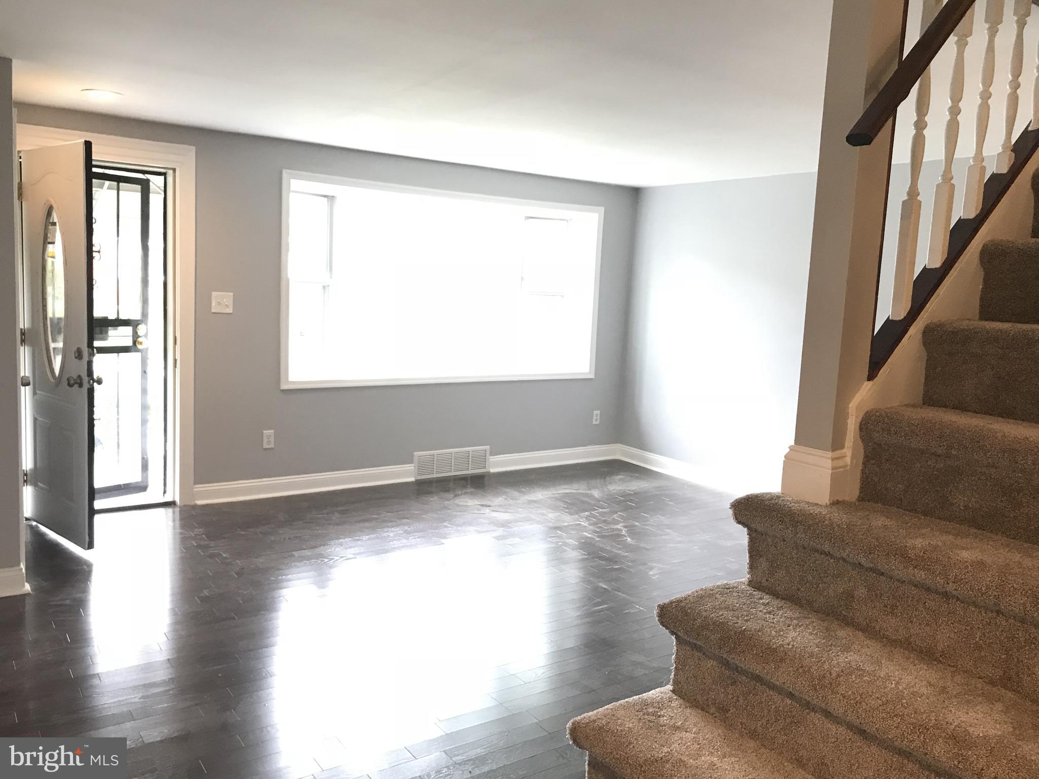 5522 Whitwood Road Baltimore, MD 21206 - Photo 11 of 19 Living Room