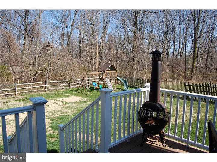 638 Hey Lane Springfield, PA 19064 - Photo 19 of 25 Deck