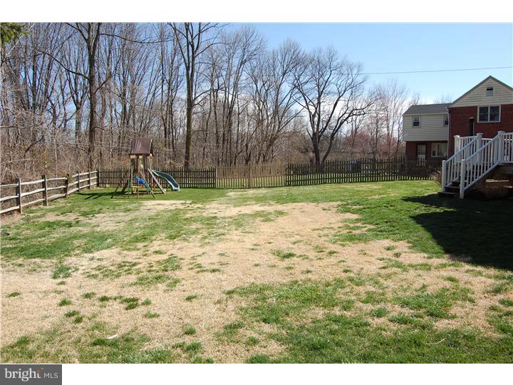 638 Hey Lane Springfield, PA 19064 - Photo 21 of 25 Back Yard