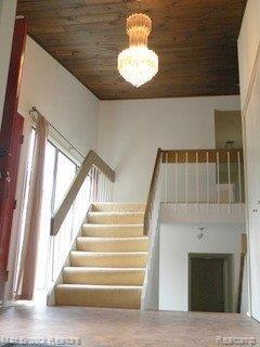 835 Bogie Lake Road White Lake, MI 48383 - Photo 6 of 25 Foyer