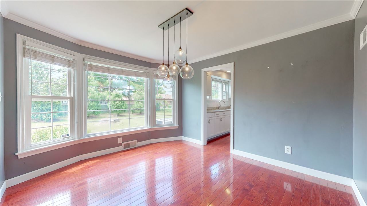 526 West Ridgemont Road Peoria, IL 61614 - Photo 11 of 35 Gallery Image 11