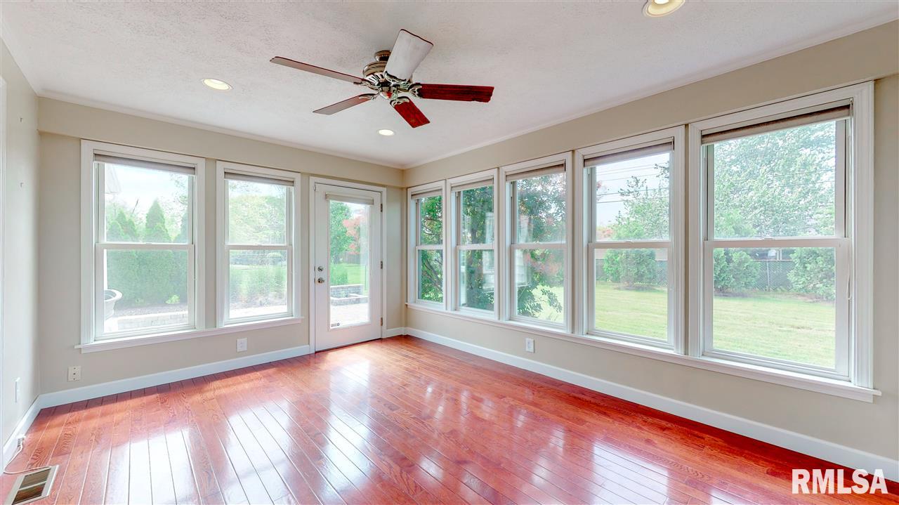 526 West Ridgemont Road Peoria, IL 61614 - Photo 15 of 35 Gallery Image 15