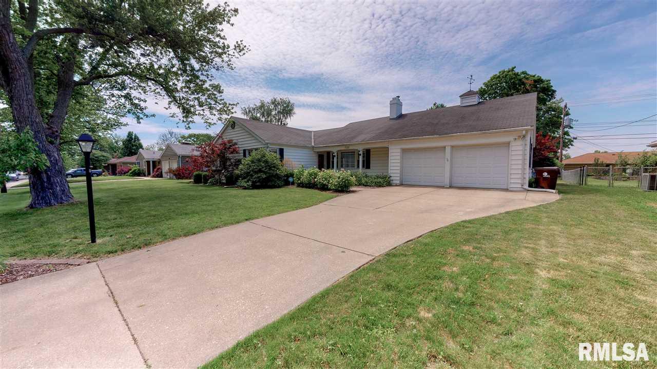 526 West Ridgemont Road Peoria, IL 61614 - Photo 5 of 35 Gallery Image 5