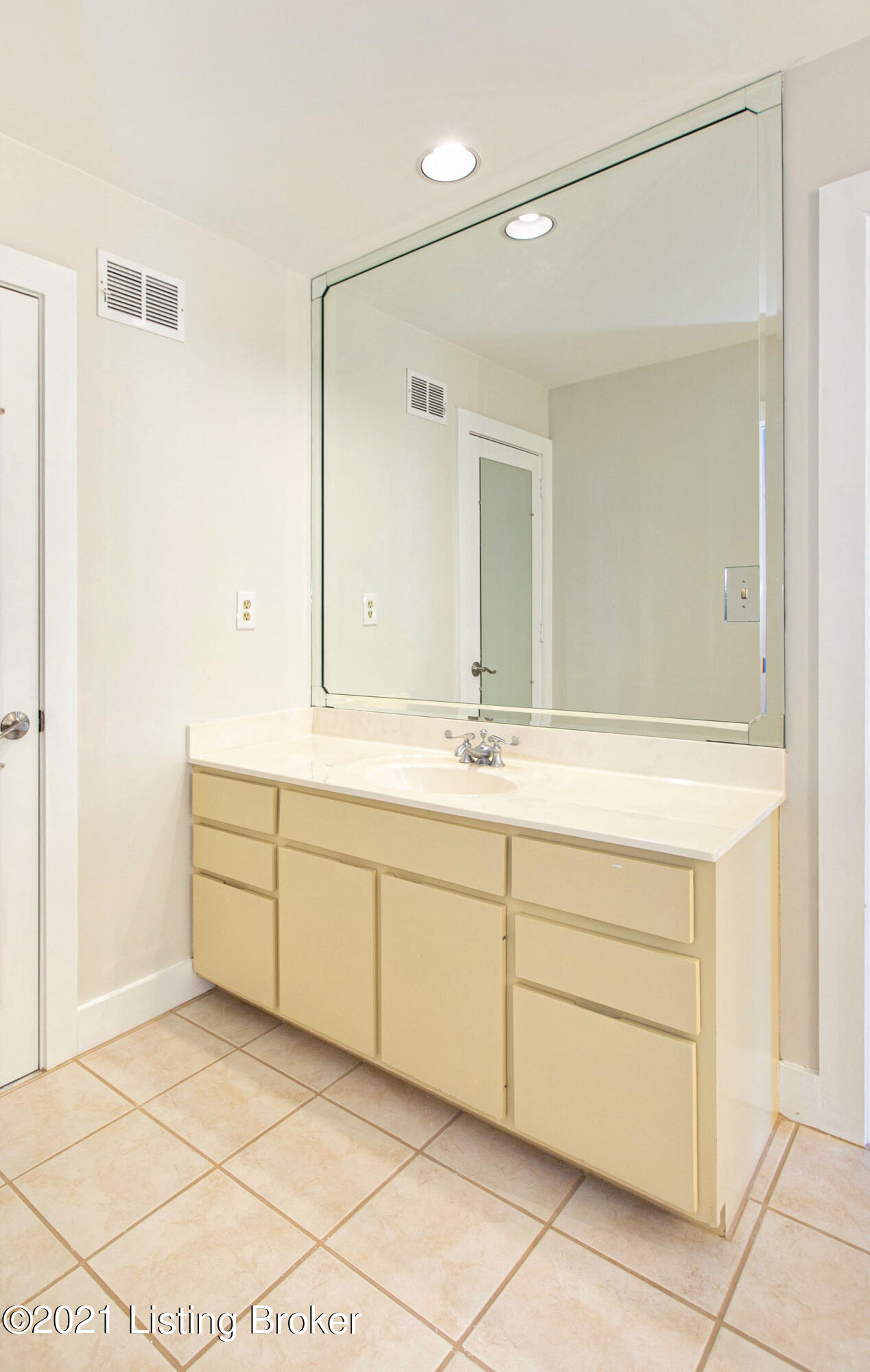 17202 Creek Ridge Road Louisville, KY 40245 - Photo 50 of 79 House_0044