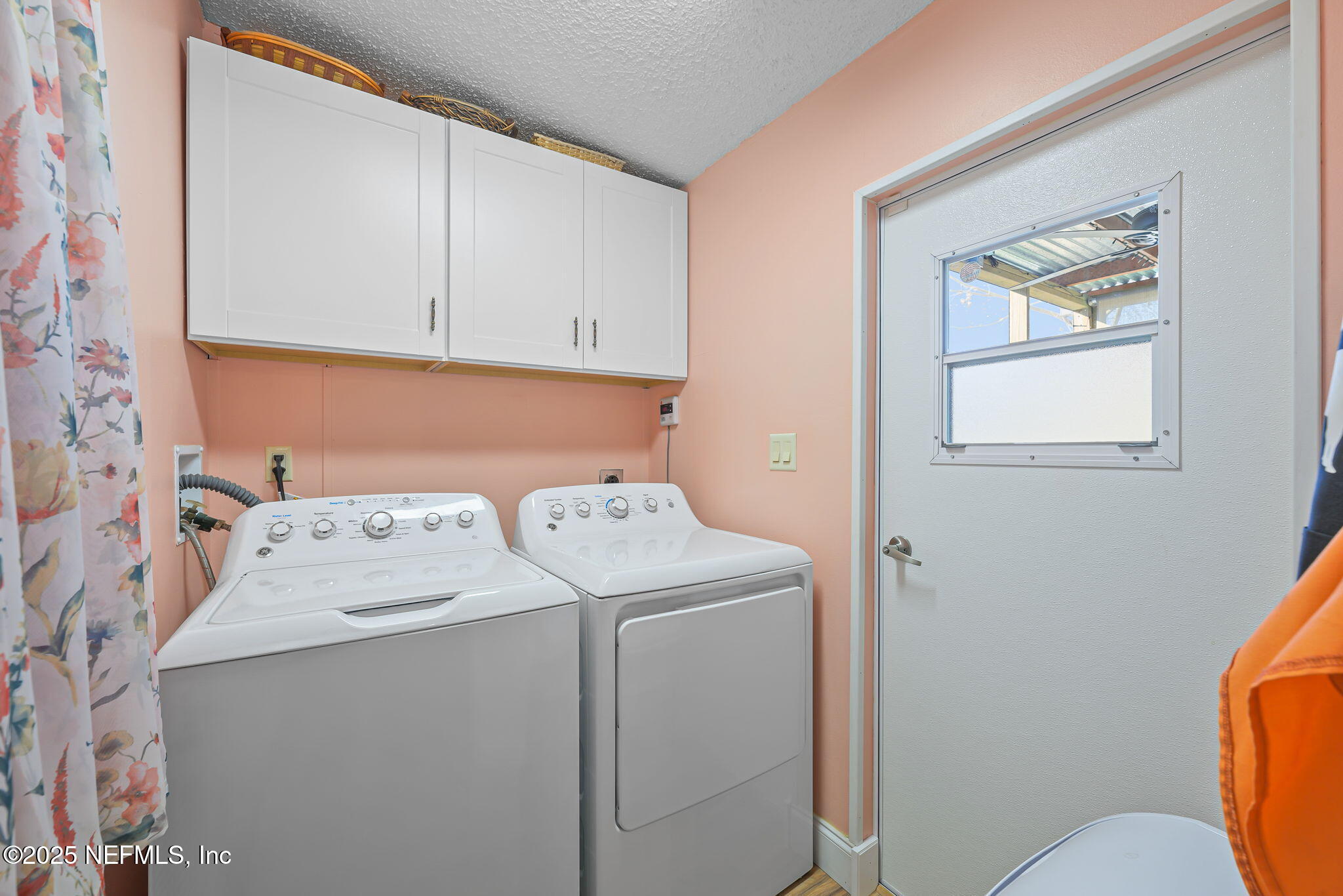 281 Stokes Landing Road Palatka, FL 32177 - Photo 20 of 42 Laundry