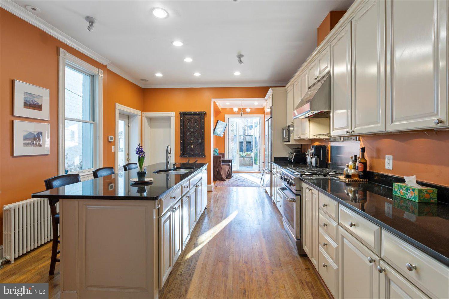 315 9th Street Southeast Washington, DC 20003 - Photo 15 of 46