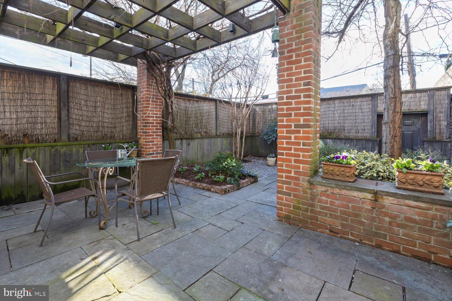 315 9th Street Southeast Washington, DC 20003 - Photo 22 of 46