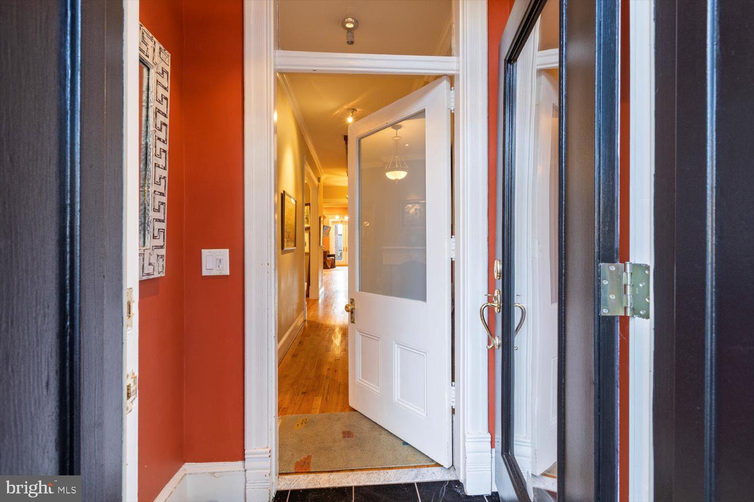 315 9th Street Southeast Washington, DC 20003 - Photo 7 of 46