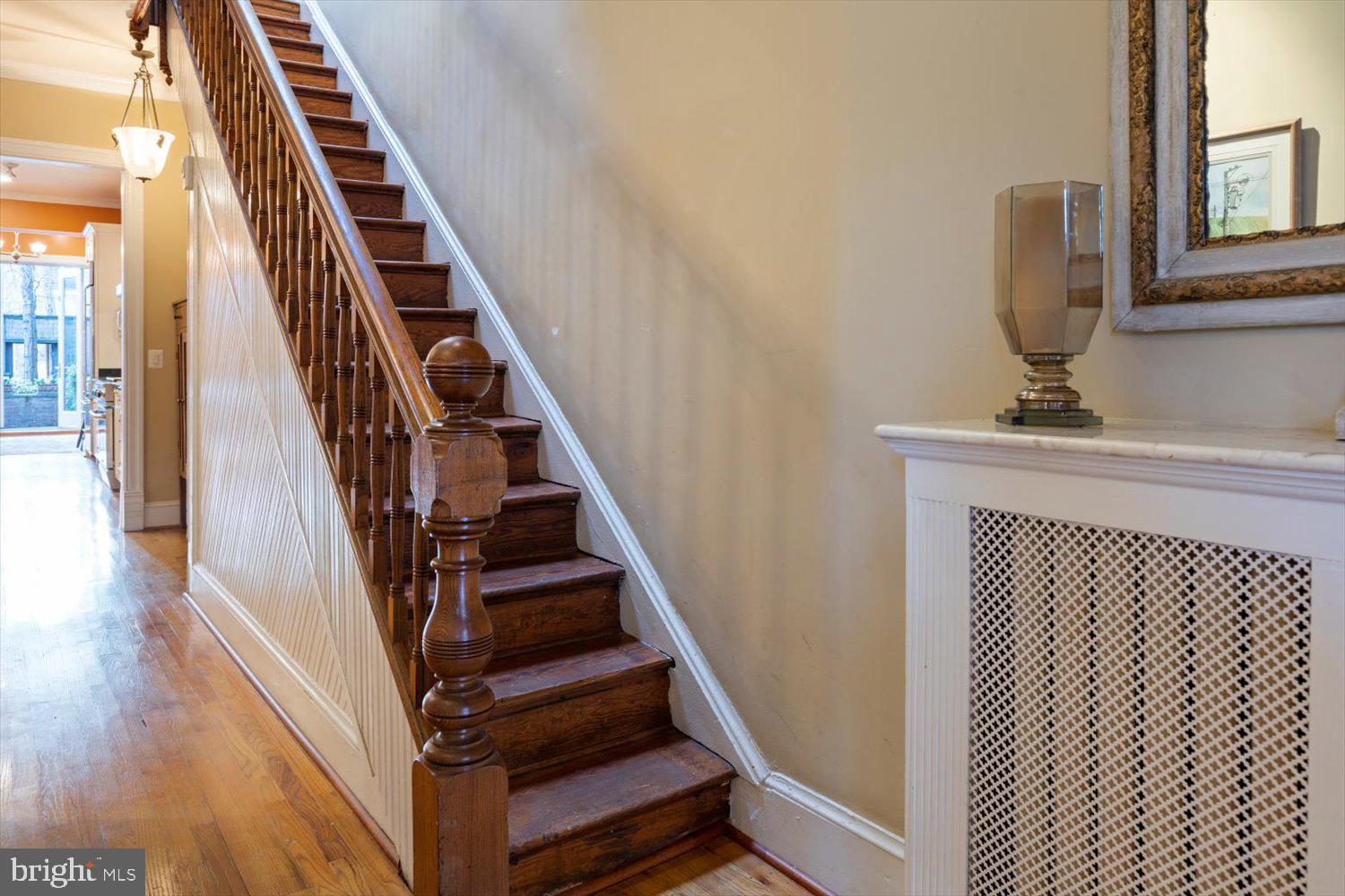 315 9th Street Southeast Washington, DC 20003 - Photo 8 of 46