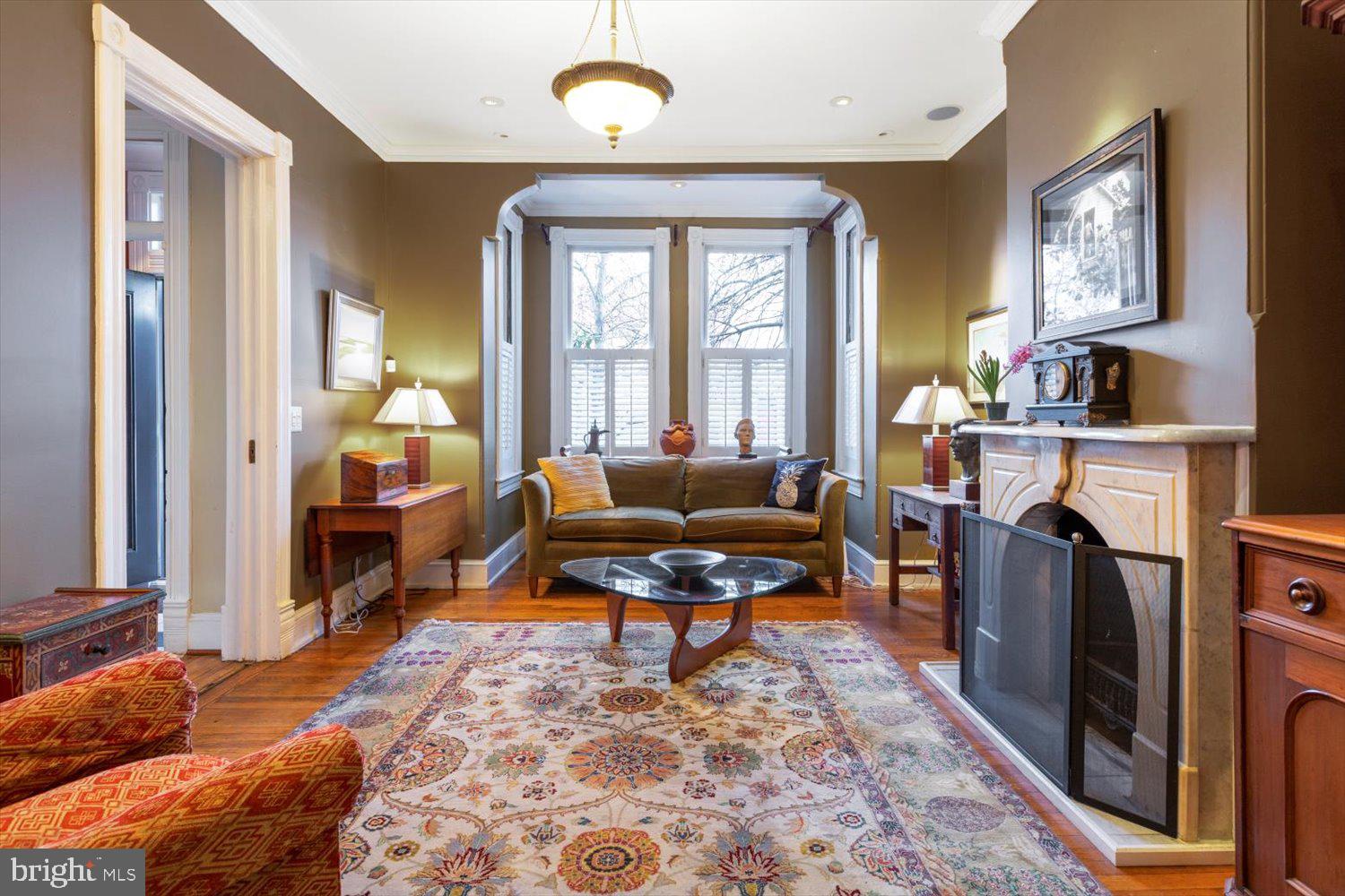 315 9th Street Southeast Washington, DC 20003 - Photo 9 of 46