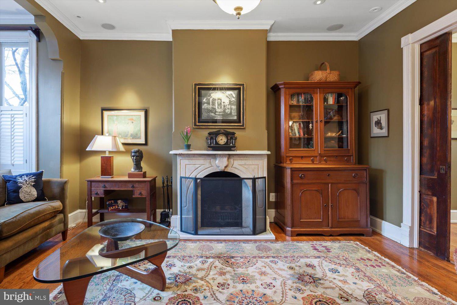 315 9th Street Southeast Washington, DC 20003 - Photo 10 of 46