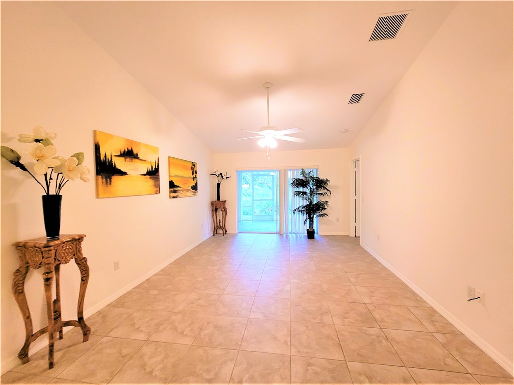 351 Del Monte Road, Unit B Sebastian, FL 32958 - Photo 10 of 36