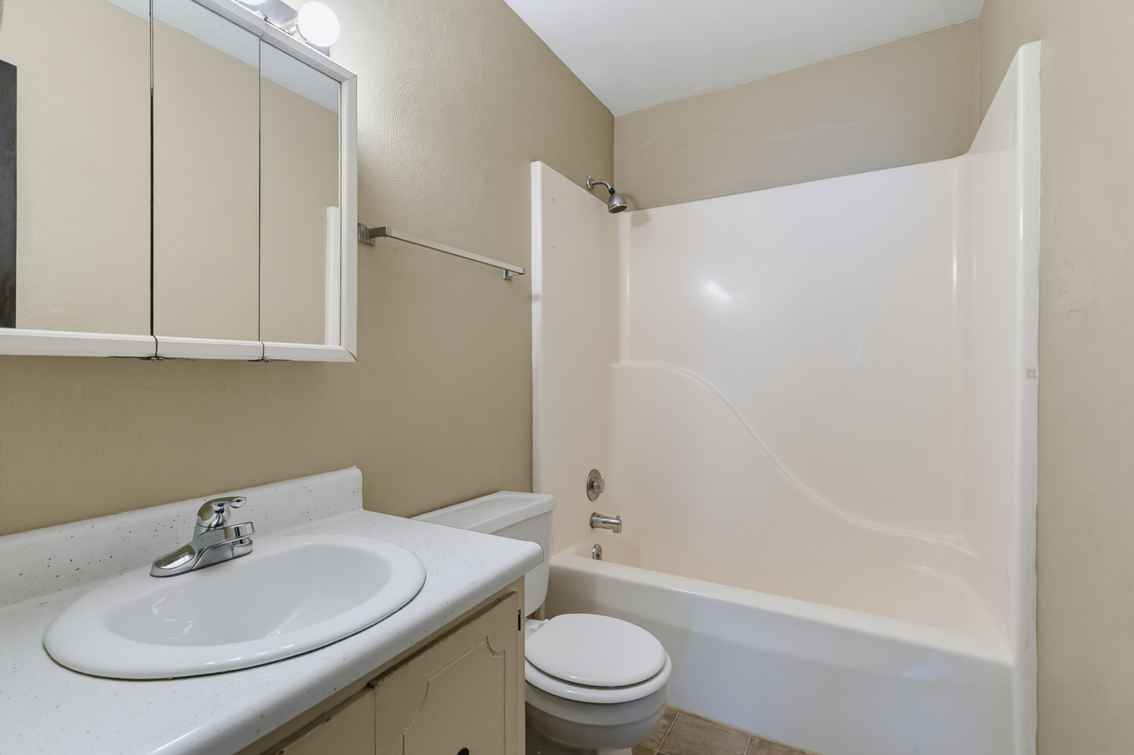 3367 Hillandale Road Davenport, IA 52806 - Photo 18 of 26