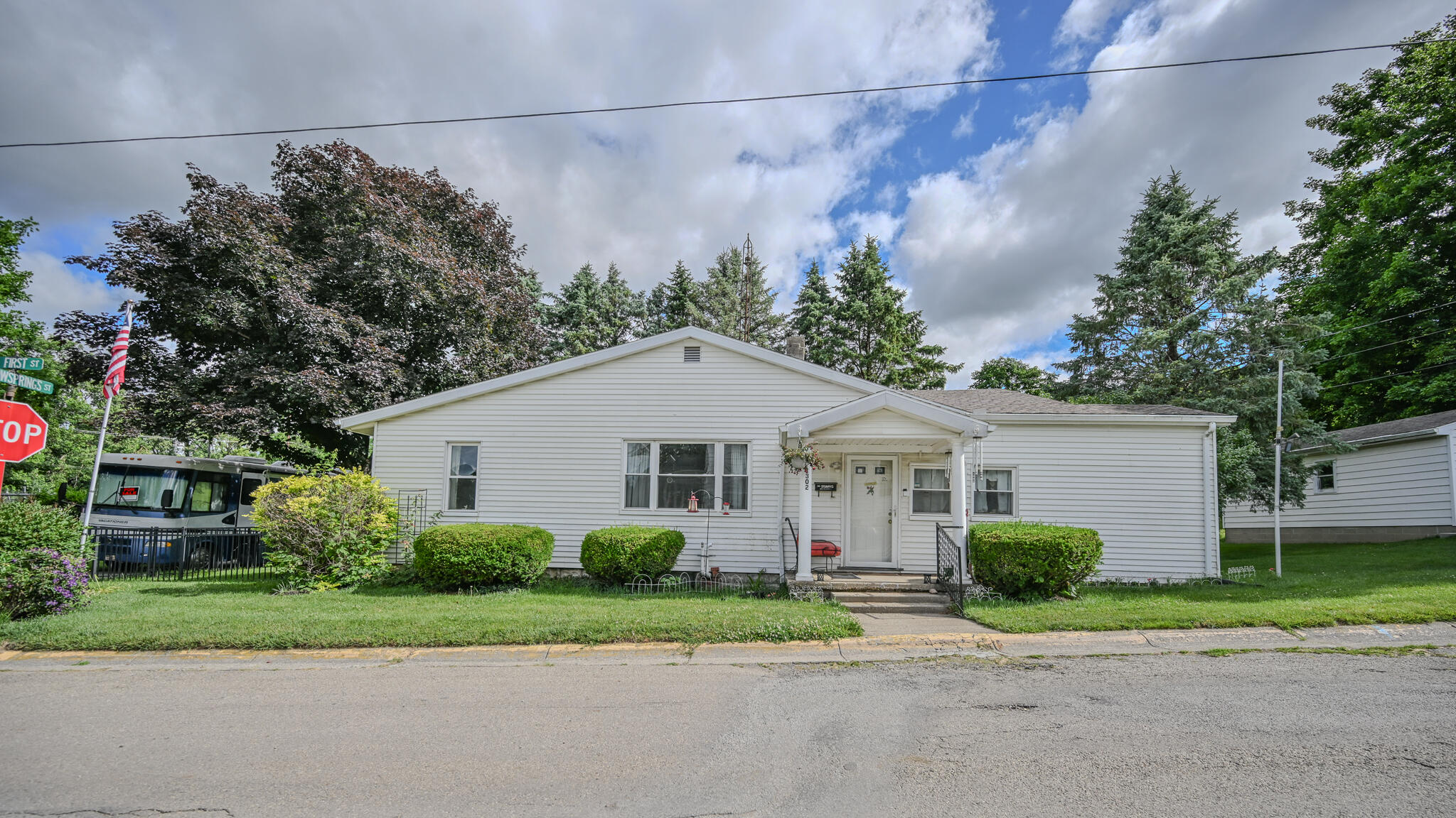 1302 North Yellow Springs Street Springfield, OH 45504 - Photo 2 of 27