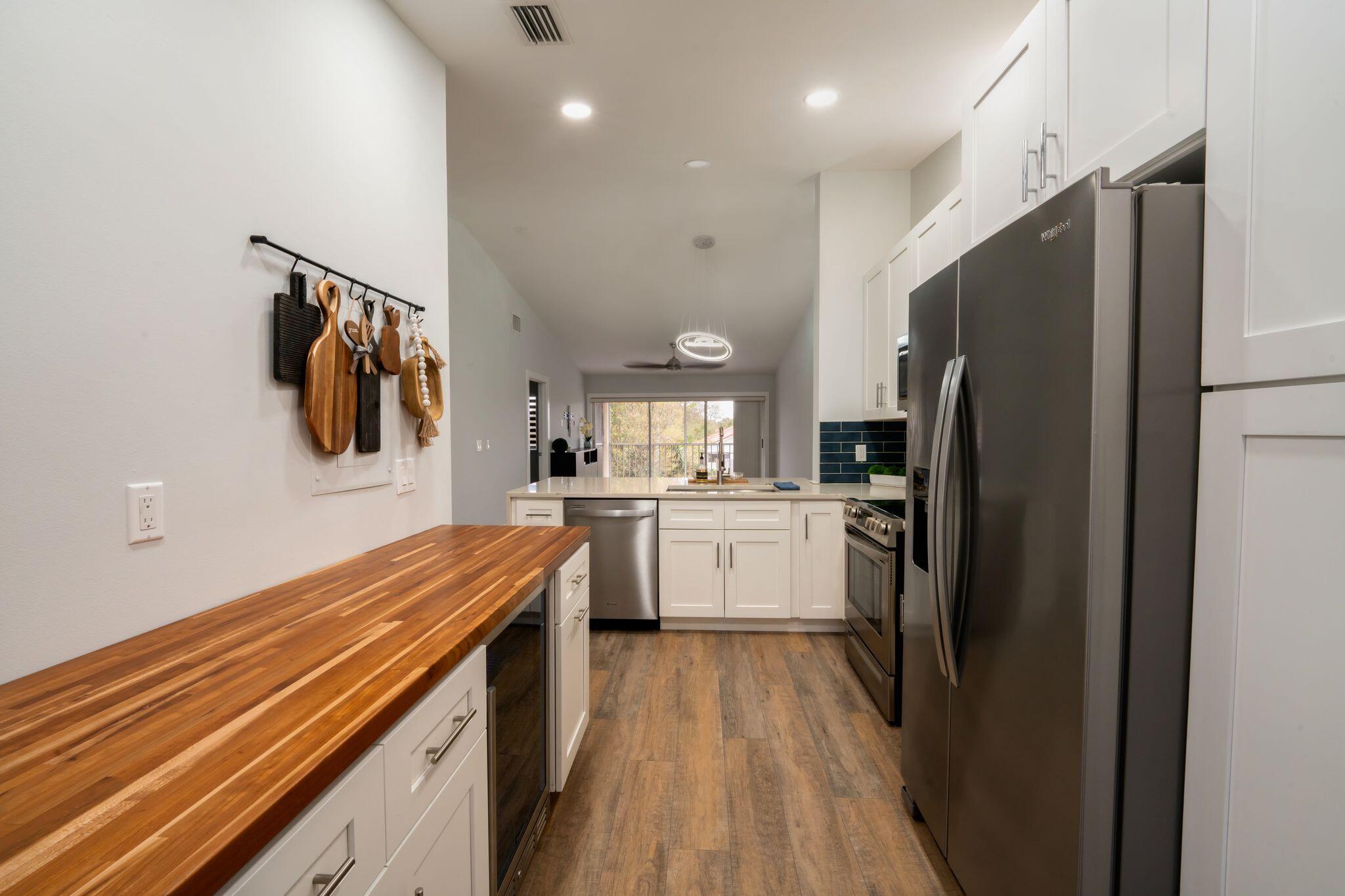 340 Northwest 67th Street, Unit 207 Boca Raton, FL 33487 - Photo 12 of 37 Kitchen