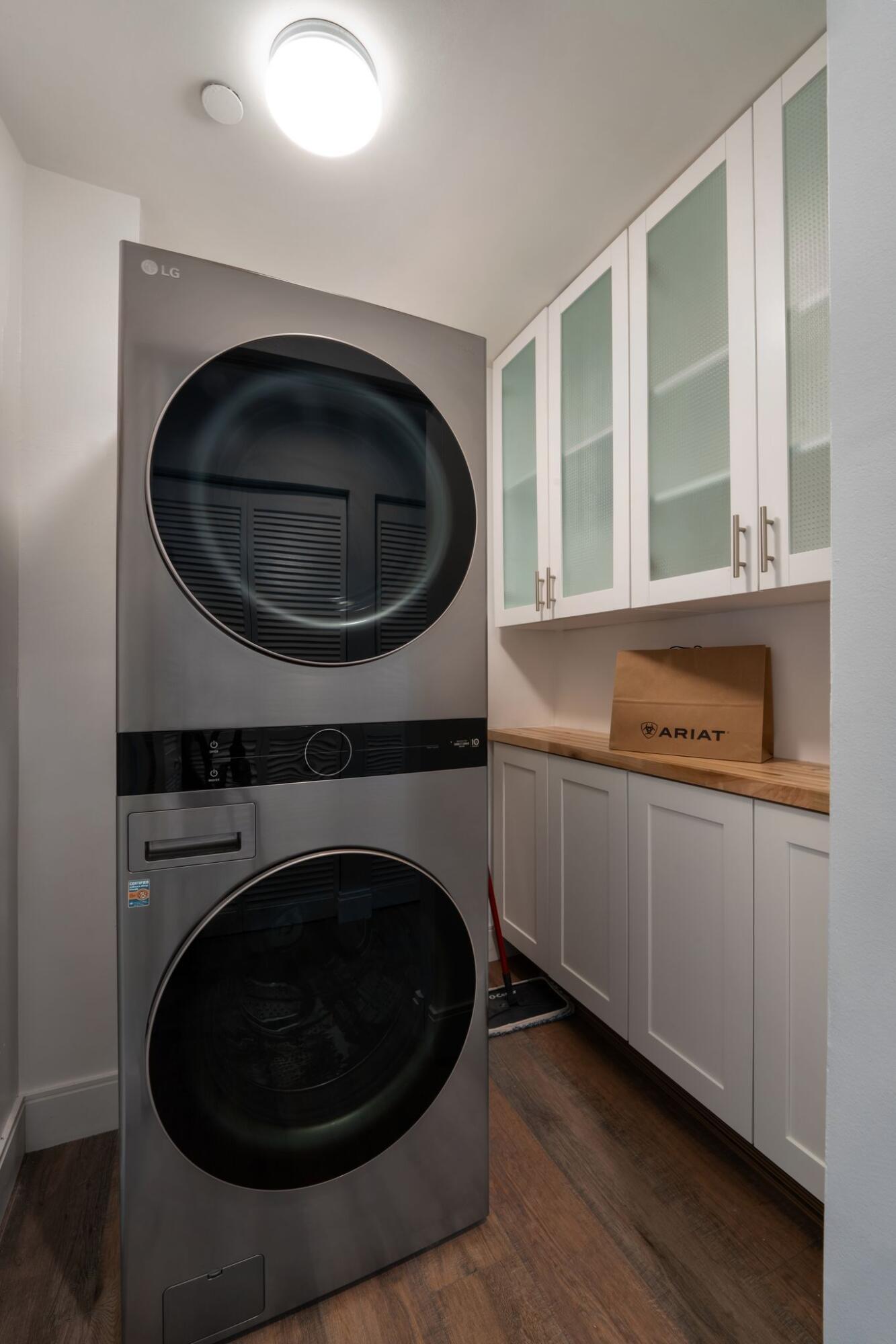 340 Northwest 67th Street, Unit 207 Boca Raton, FL 33487 - Photo 28 of 37 Laundry room