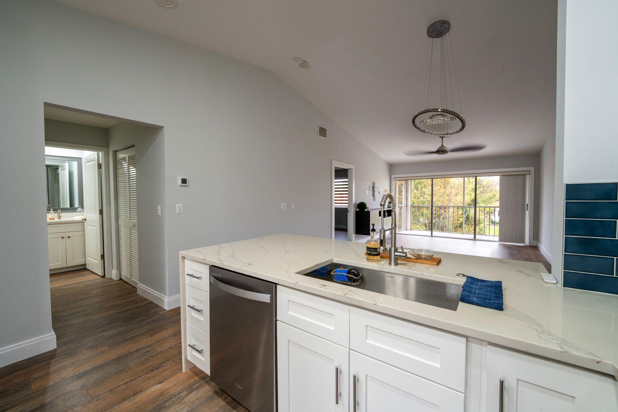 340 Northwest 67th Street, Unit 207 Boca Raton, FL 33487 - Photo 9 of 37 Kitchen